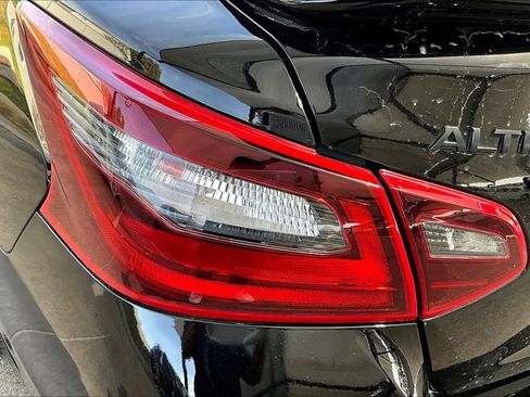 Used 2018 Nissan Altima 2.5 SR w/ SR Midnight Edition FWD image 27