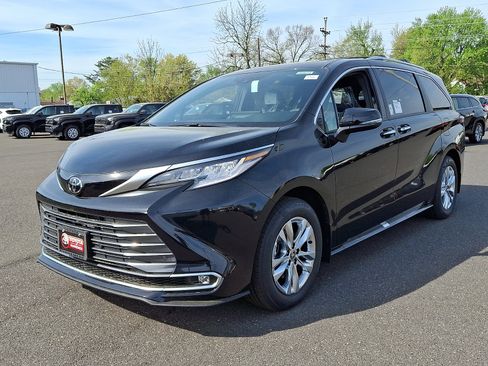 New 2026 Toyota Sienna Limited AWD/4WD image 2
