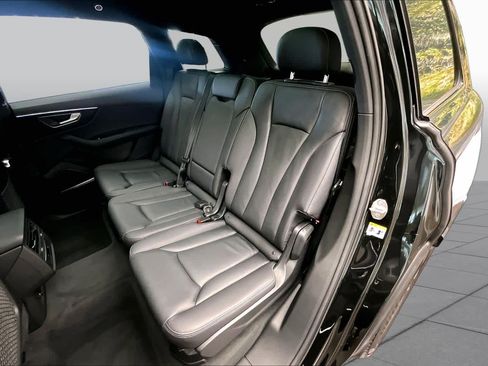 Certified 2025 Audi Q7 2.0T Premium w/ Convenience Plus Package AWD/4WD image 21