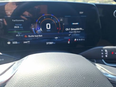 Used 2025 Chevrolet Equinox LT w/ Convenience Package II image 24