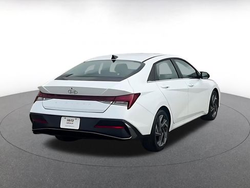 Used 2025 Hyundai Elantra SEL image 14