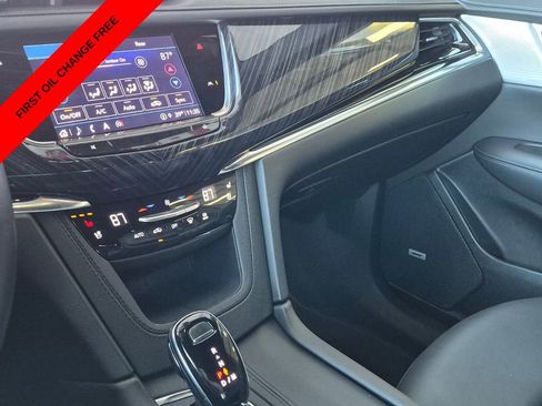 Used 2025 Cadillac XT6 Premium Luxury FWD image 25