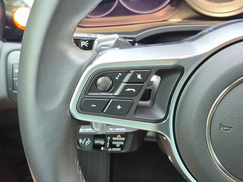 Certified 2023 Porsche Cayenne Platinum Edition AWD/4WD image 9