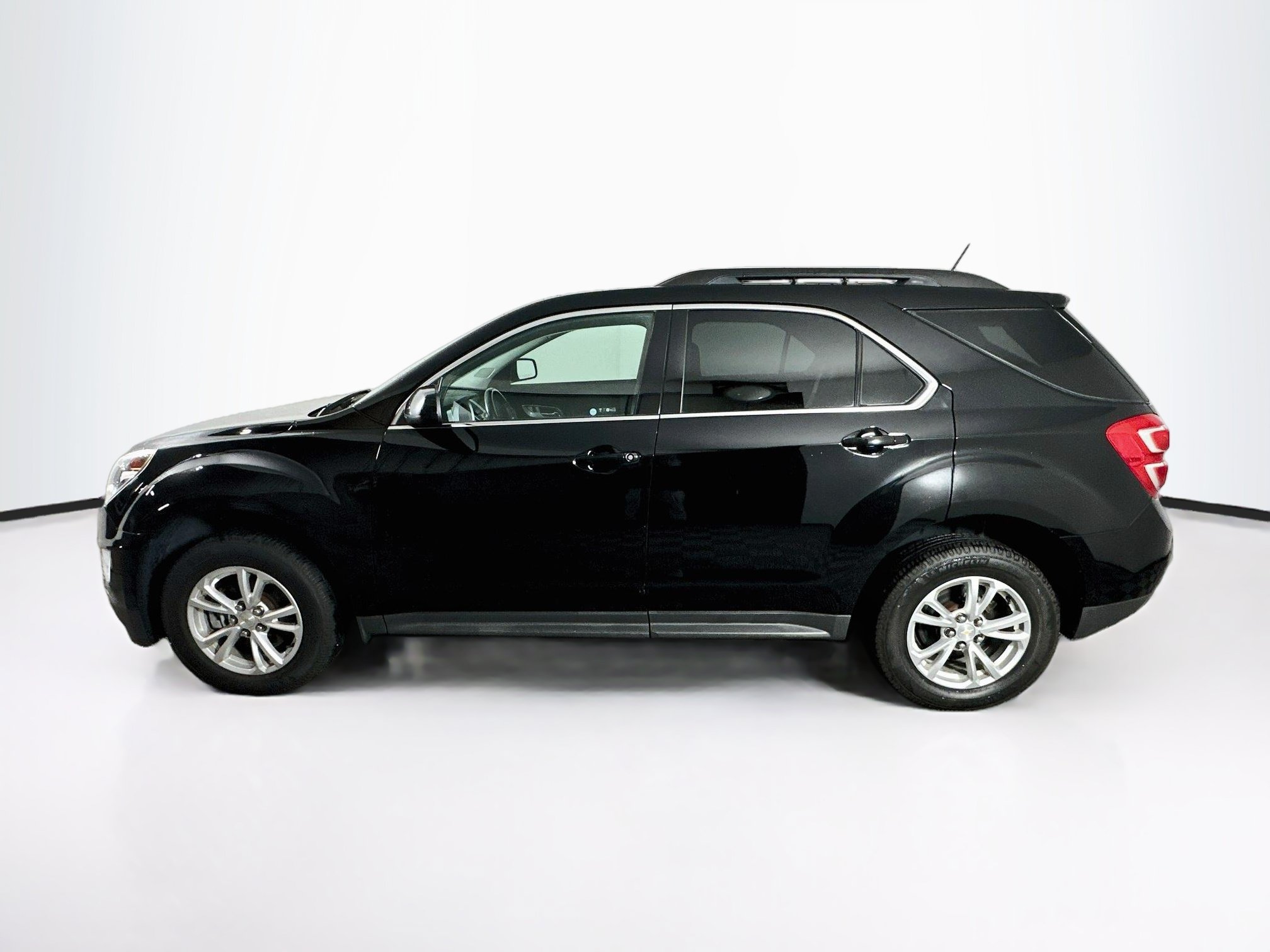 Used 2017 Chevrolet Equinox LT w/ Convenience Package FWD image 4