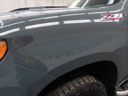 Used 2025 Chevrolet Silverado 1500 LT Trail Boss w/ Convenience Package II image 44