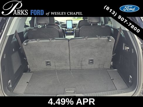 Used 2023 Ford Explorer Limited w/ Limited Technology Package RWD image 9