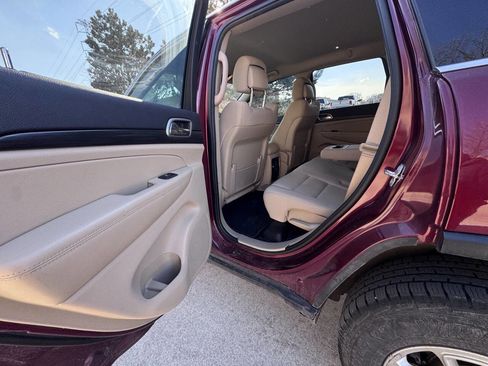 Used 2019 Jeep Grand Cherokee Laredo image 21