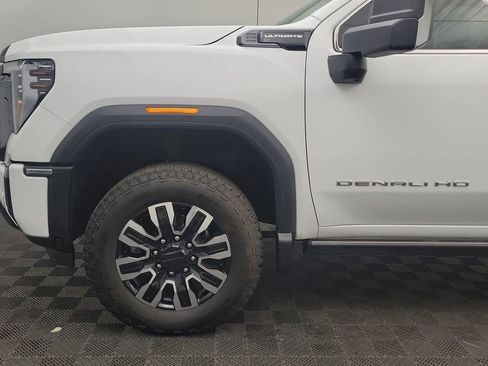 Used 2024 GMC Sierra 3500 Denali Ultimate image 9