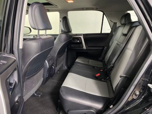 Used 2017 Toyota 4Runner SR5 Premium image 28