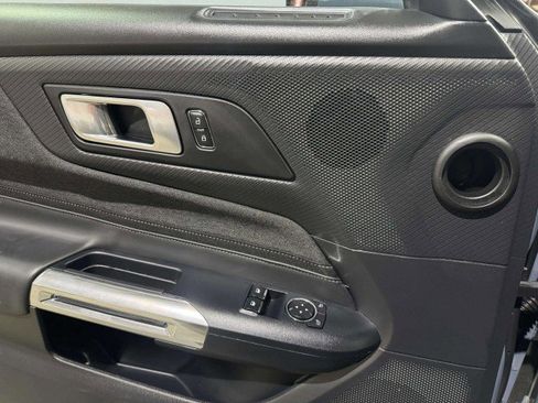 Used 2025 Ford Mustang Coupe image 20