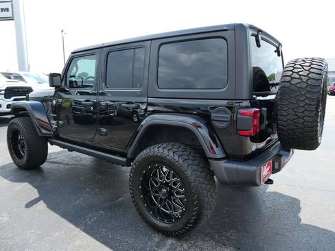 Used 2020 Jeep Wrangler Unlimited Sahara AWD/4WD image 7
