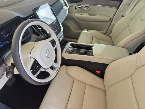 New 2026 Volvo XC90 B5 Ultra w/ Protection Package Premier AWD/4WD image 16