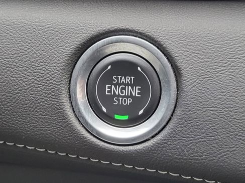 Certified 2024 Cadillac Escalade Premium Luxury w/ Performance Package image 19