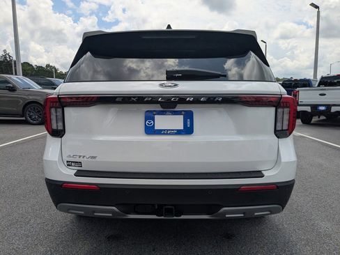 New 2026 Ford Explorer Active w/ Active Comfort Package RWD image 5