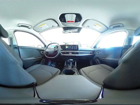 Used 2025 Kia K4 FWD image 41