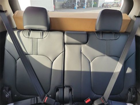 New 2025 Honda Pilot Touring image 11