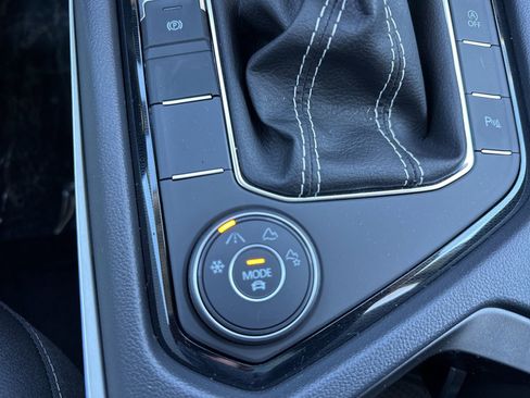 New 2026 Volkswagen Taos SE AWD/4WD image 48