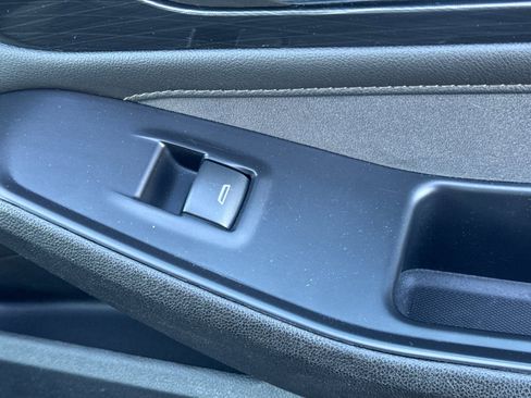 Used 2022 Chevrolet Traverse High Country image 23