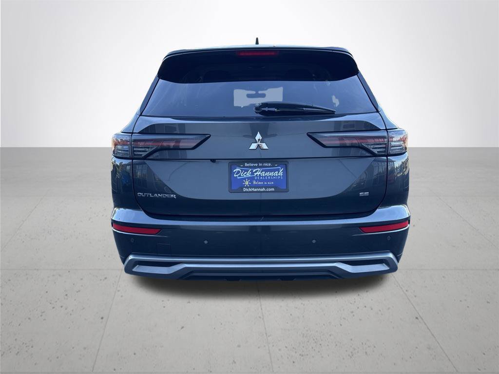 Used 2025 Mitsubishi Outlander SE AWD/4WD image 8
