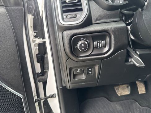 Used 2023 RAM 1500 Laramie AWD/4WD image 25