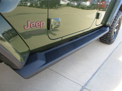 Used 2021 Jeep Wrangler Unlimited Rubicon w/ Uconnect 4C Nav & Sound Group image 14