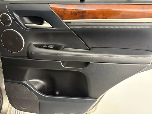 Used 2021 Lexus LX 570 4WD w/ Luxury Package image 43