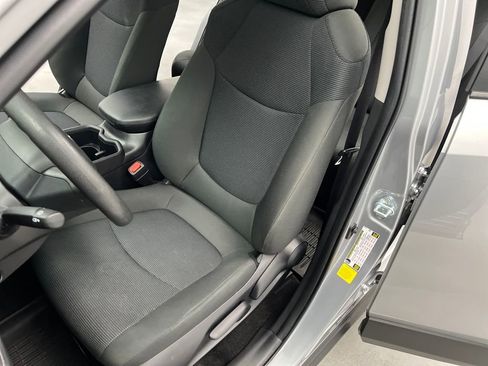 Used 2025 Toyota RAV4 LE image 9