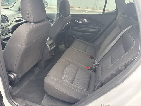 Used 2024 GMC Terrain SLE image 17