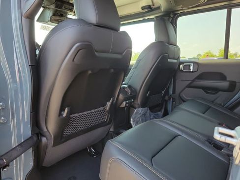 New 2026 Jeep Gladiator Sport image 9