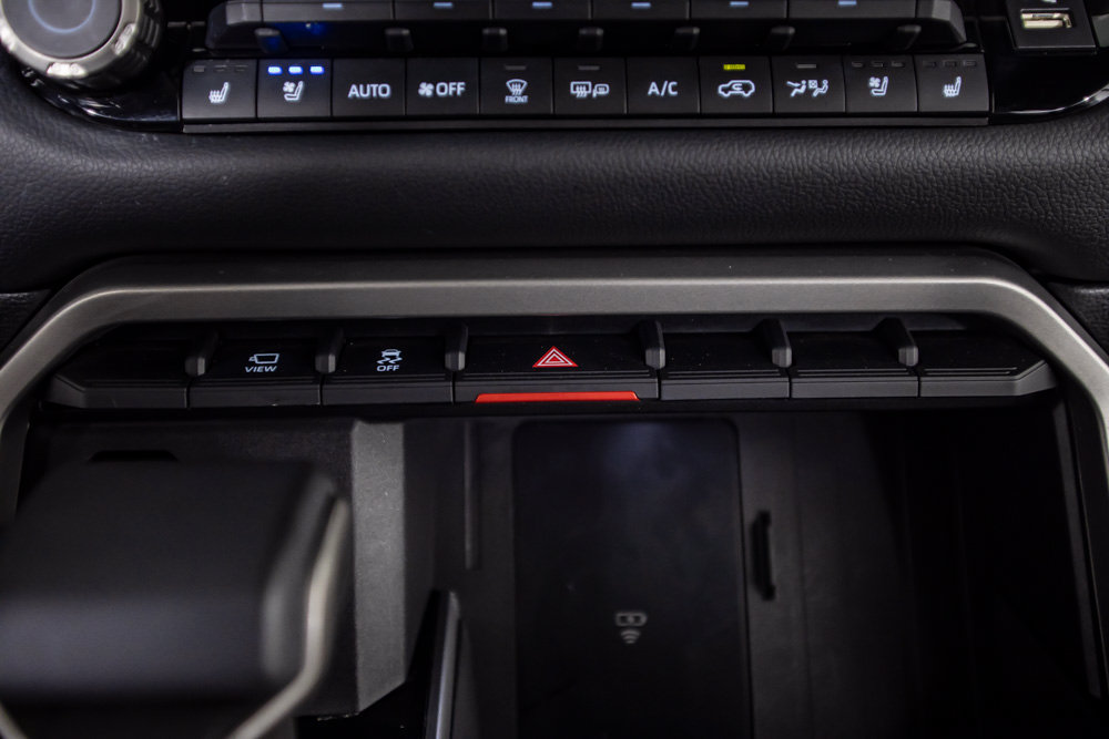 Used 2025 Toyota Sequoia Limited AWD/4WD image 42