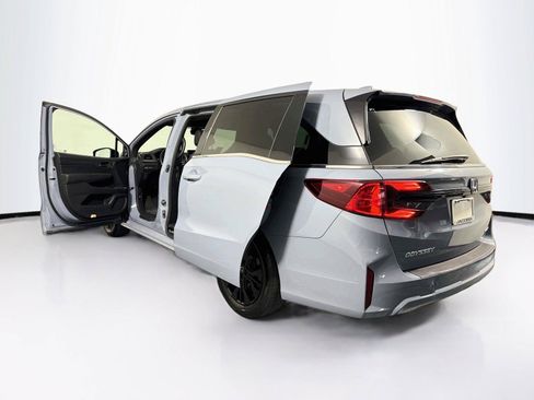 Used 2025 Honda Odyssey Sport-L image 22