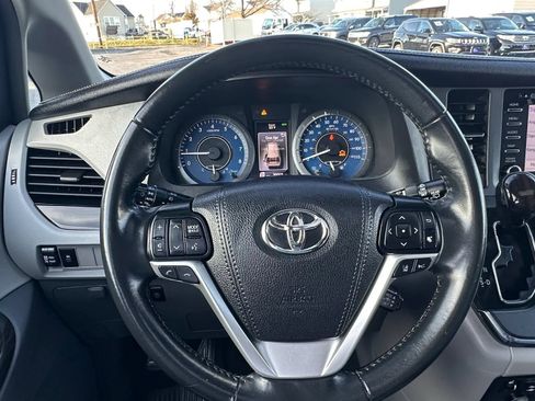 Used 2019 Toyota Sienna XLE w/ Protection Package FWD image 19