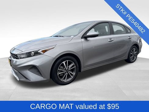 Certified 2023 Kia Forte LXS image 3