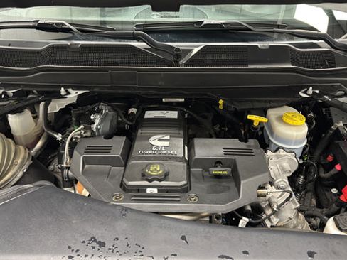 Used 2024 RAM 3500 Tradesman w/ Chrome Appearance Group AWD/4WD image 26