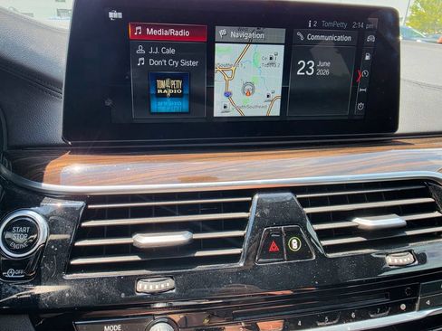 Used 2018 BMW 540i xDrive AWD/4WD image 7