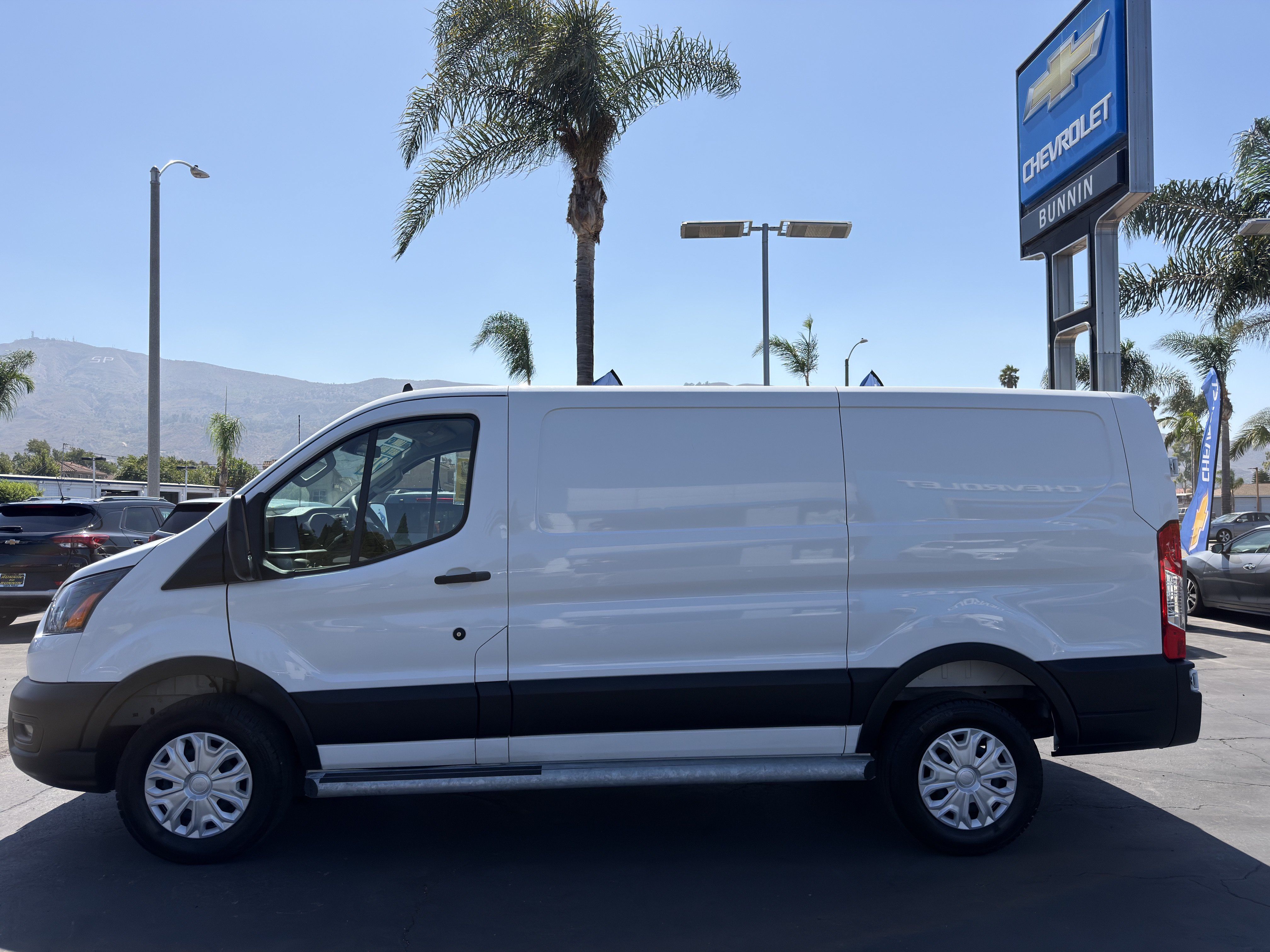 Used 2025 Ford Transit 250 Low Roof w/ Exterior Upgrade Package RWD image 5