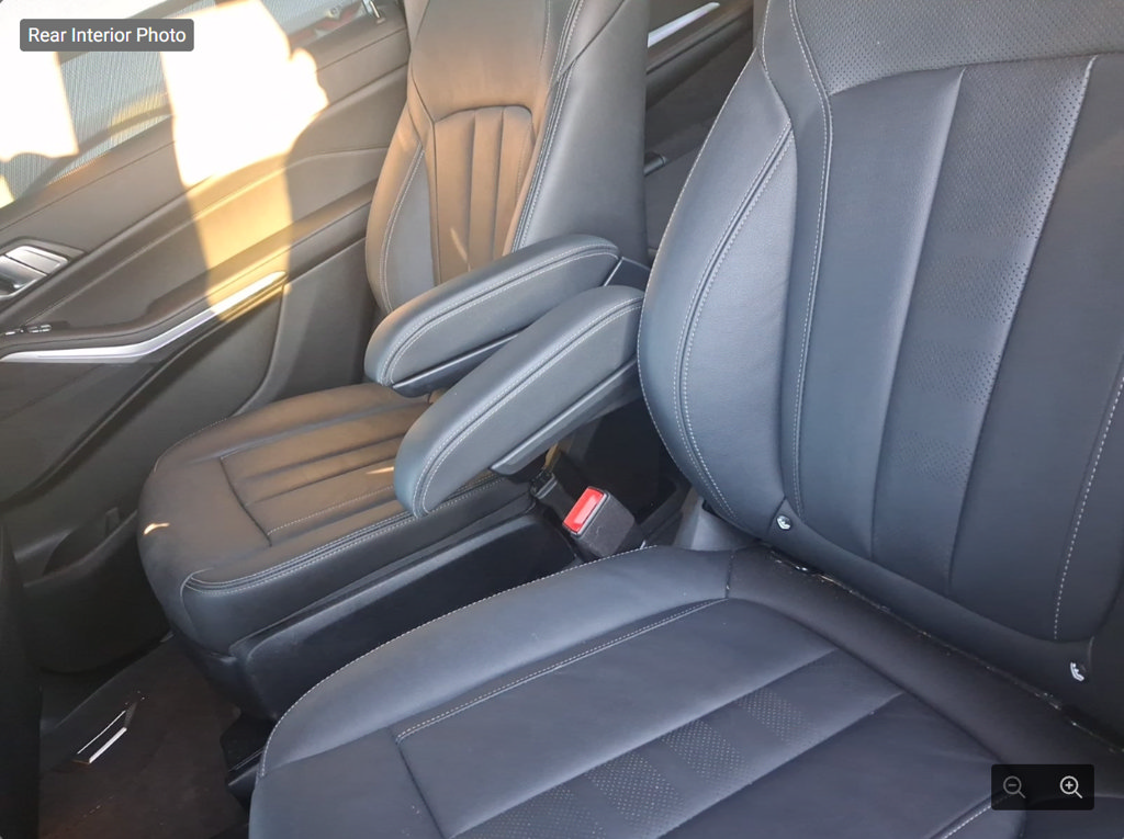Used 2022 BMW X7 xDrive40i w/ M Sport Package AWD/4WD image 10