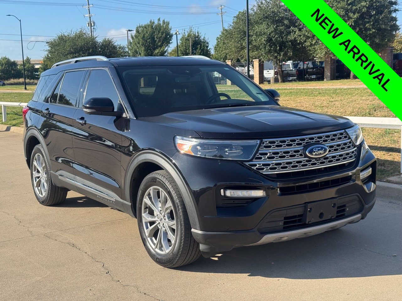 Used 2022 Ford Explorer Limited w/ Equipment Group 301A AWD/4WD image 1
