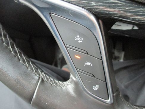 Used 2020 Cadillac XT5 Premium Luxury FWD image 26