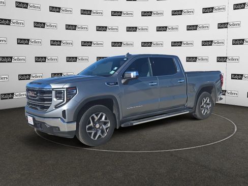 Used 2024 GMC Sierra 1500 SLT w/ SLT Premium Package image 2