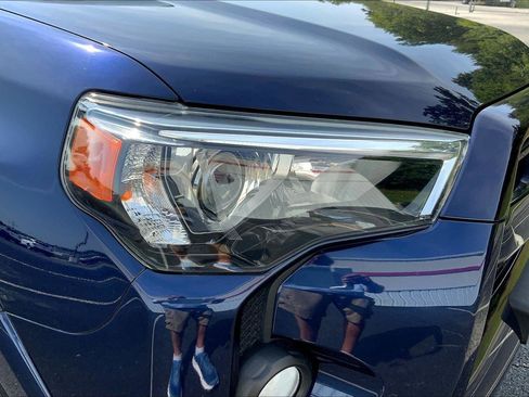 Used 2020 Toyota 4Runner SR5 Premium image 27