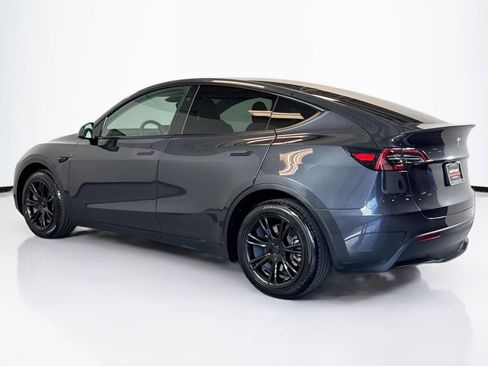 Used 2024 Tesla Model Y Long Range image 5
