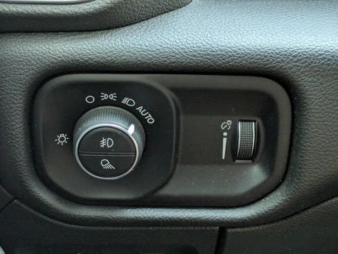 Used 2023 RAM 1500 Big Horn AWD/4WD image 25