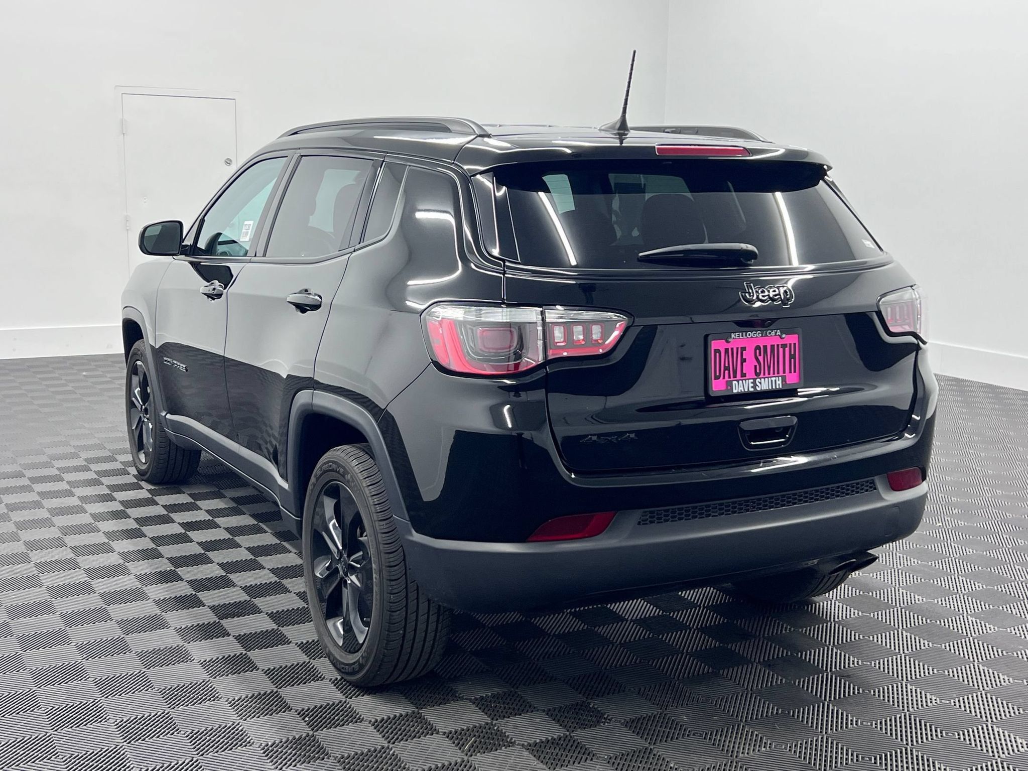 Used 2021 Jeep Compass Latitude AWD/4WD image 3