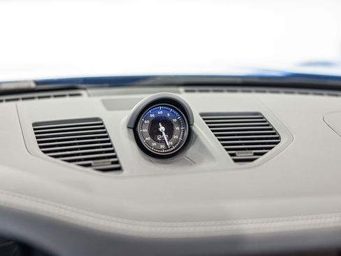 Used 2025 Porsche 911 Carrera RWD image 30