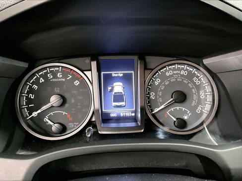 Used 2022 Toyota Tacoma TRD Sport w/ Technology Package image 25