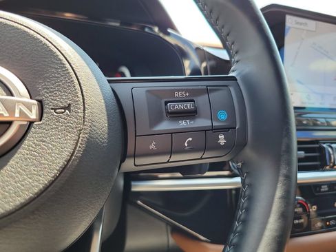 Used 2025 Nissan Pathfinder Platinum FWD image 21