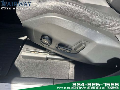 Used 2023 Volvo XC60 B5 Plus image 17