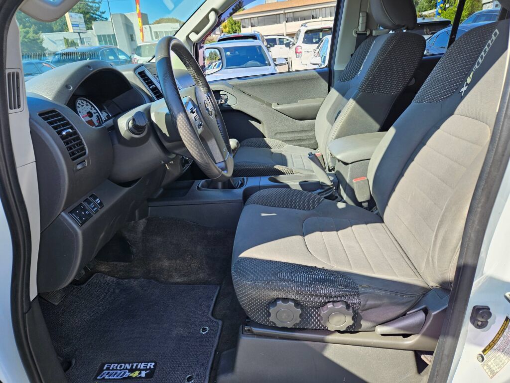 Used 2016 Nissan Frontier PRO-4X w/ Pro-4x Graphics Package AWD/4WD image 15