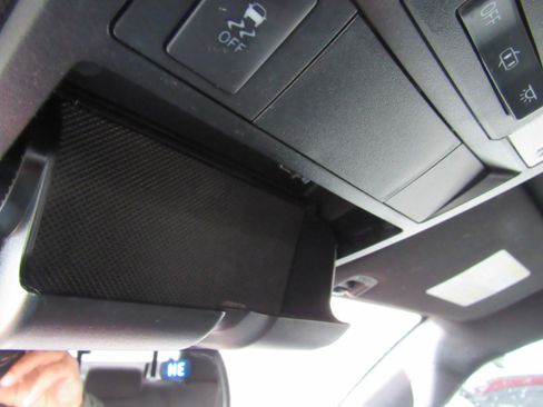 Used 2016 Toyota Tacoma TRD Sport w/ Towing Package image 27